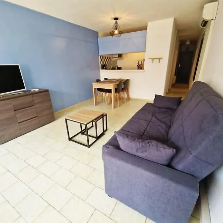 Charming 1 Bedroom In Du Roi Steps From The Daire